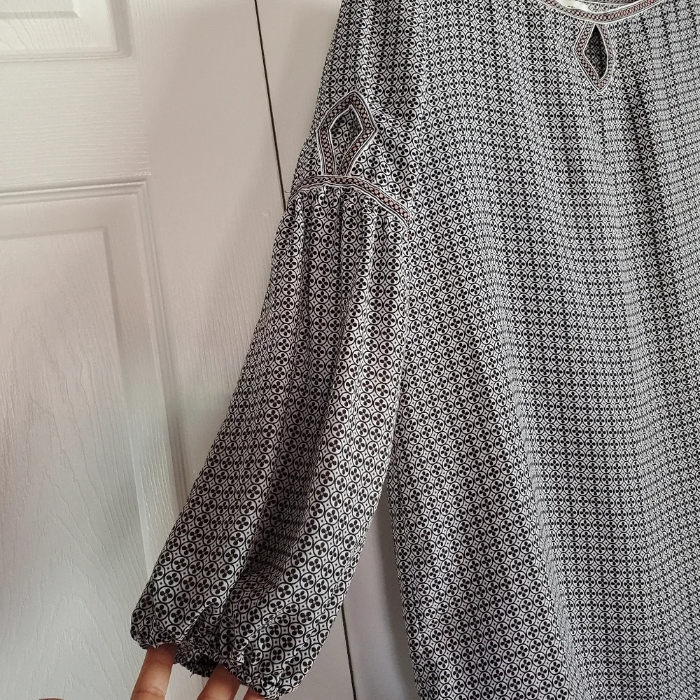 Max Studio Long Sleeve Print Keyhole Top in White/Black Pullover Puff Sleeves Sm